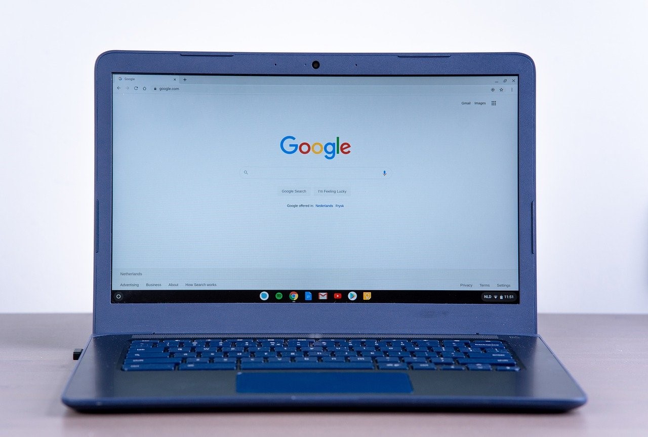 A chromebook with the laptop's logo edited out | Original image from Michael Hagelslag via Pixabay.com
