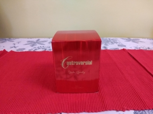 One of the prizes for Lifted's Christmas Raffle 2018 : 'Controversial' perfume